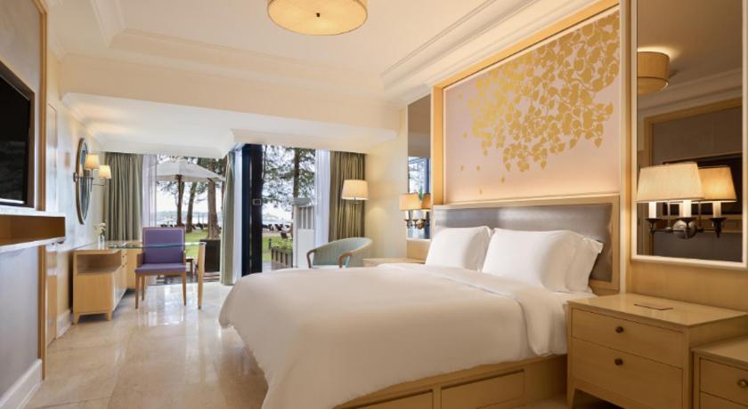 Image of Dusit Club Room with King Bed 0
