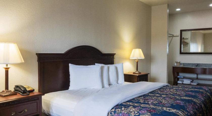 Atoka HIWAY INN EXPRESS 2-Star Accommodation lobby