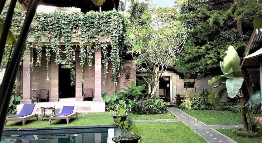 Tampilan Honey Tree Villa- life is sweet!