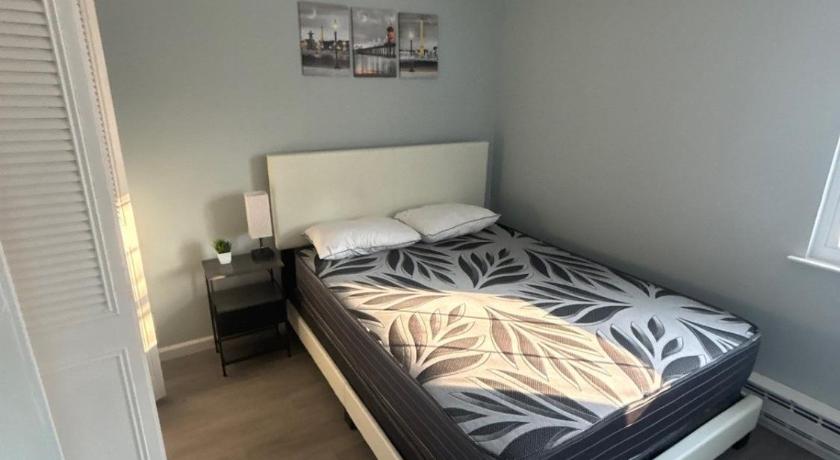 코람 (NY) Cozy 2BR Home, quiet Coram Neighbourhood 2성급 숙소 스위트룸