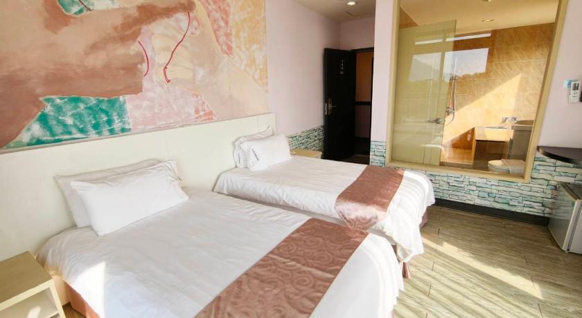 Image of Double or Twin Room with Balcony & Bath 14