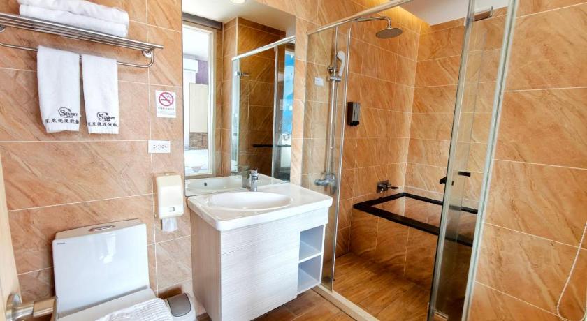 Image of Double or Twin Room with Bath 6