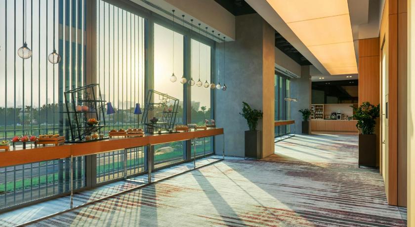 Aloft by Marriott Dubai Creek - image 4