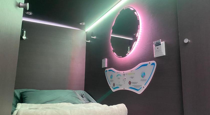 ドミトリールーム　女性用　二段ベッド1名分 (Bunk Bed in Female Dormitory Room)の画像 1