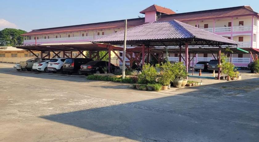 ロッブリー ลพบุรีทาวน์ Lopburi Town 3つ星 ホテル 施設