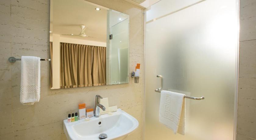 Image of Suite Room With Bathtub 2