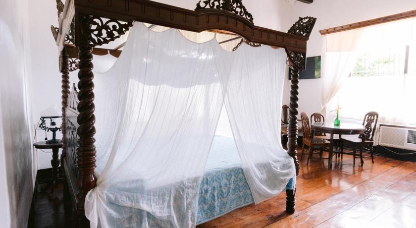 Image of Deluxe King Suite 1