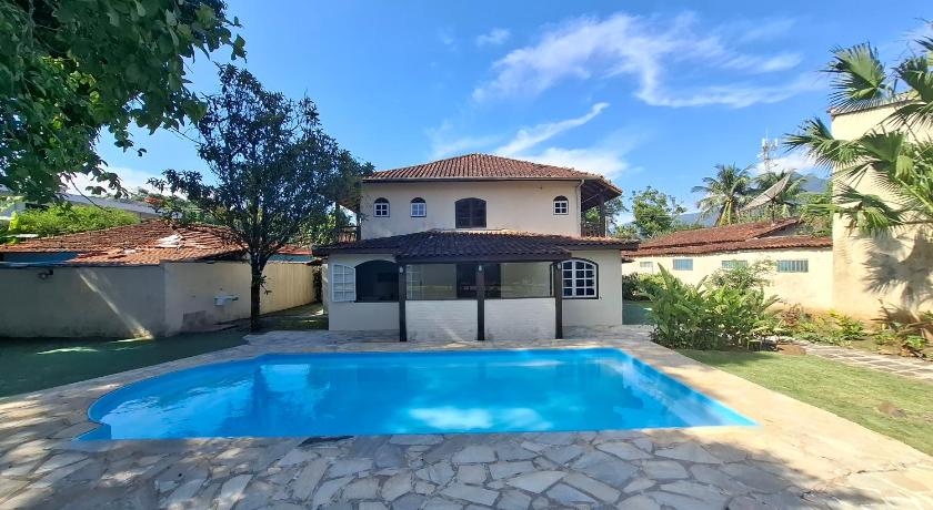 Casa 6 Suítes, Piscina, AC, Estacion, Churrasco