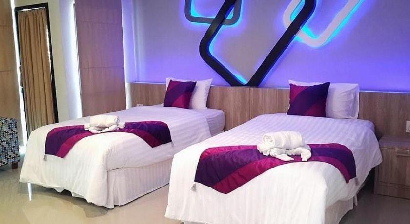 Image of Deluxe King Room 5