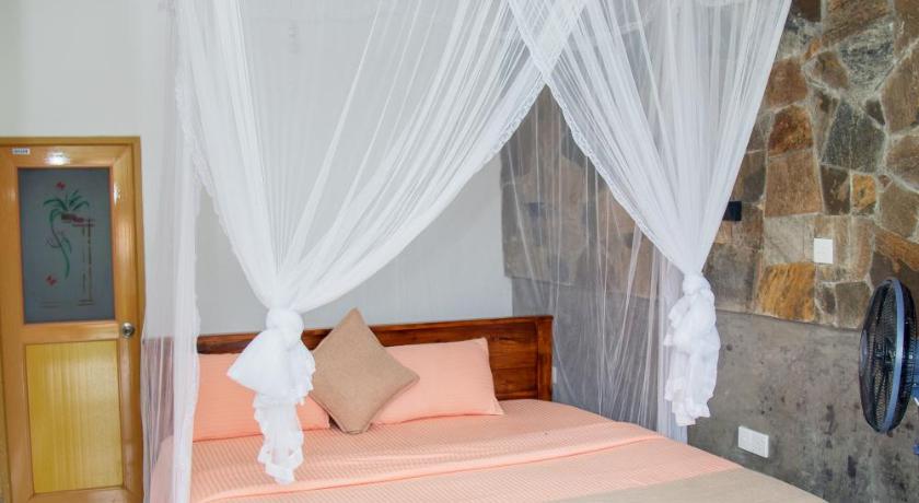 Image of King Room with Mountain View 2