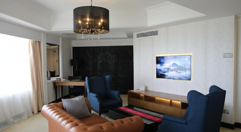 Image of Premier Queen Suite 1