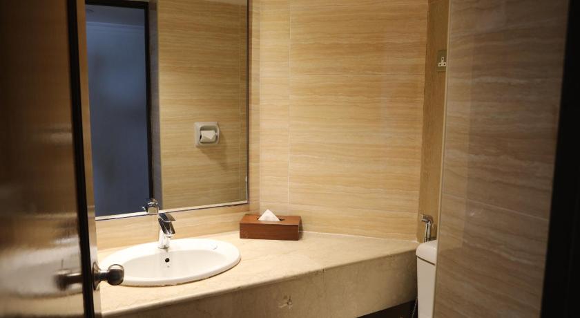 Image of Premier Queen Suite 2