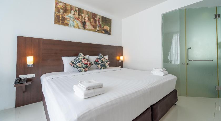 Image of Deluxe Double or Twin Room with City View 3