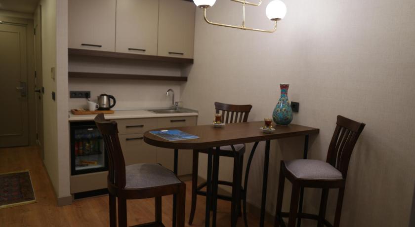 Nevi Hotel Suite - image 10