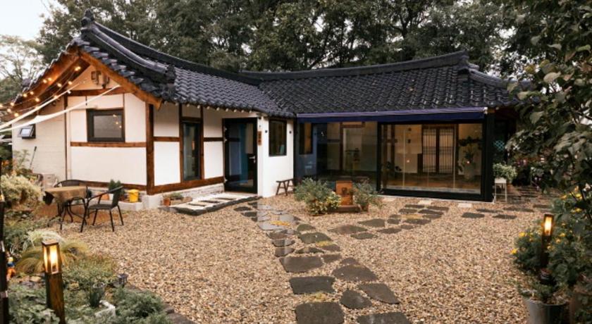 江陵 Bow Hanok House 4星级 住宿 套房