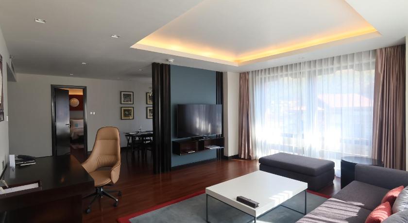 Image of Royal Suite, 1 Bedroom Suite, 1 King, Buddha Point view, Mountain view 3
