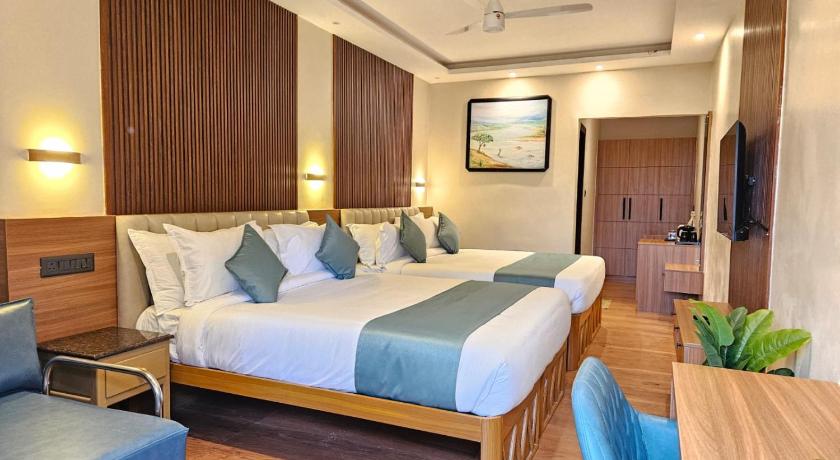 Camelot Resort - image 2