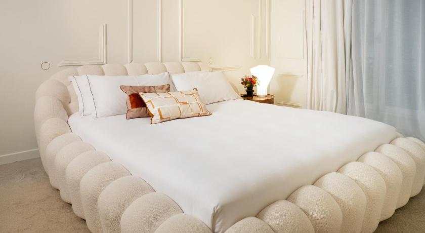 Image of Suite Couture 13