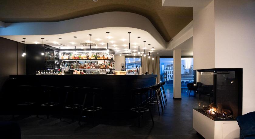 베를린 KPM Hotel & Residences Berlin, a Member of Design Hotels 5성급 호텔 레스토랑