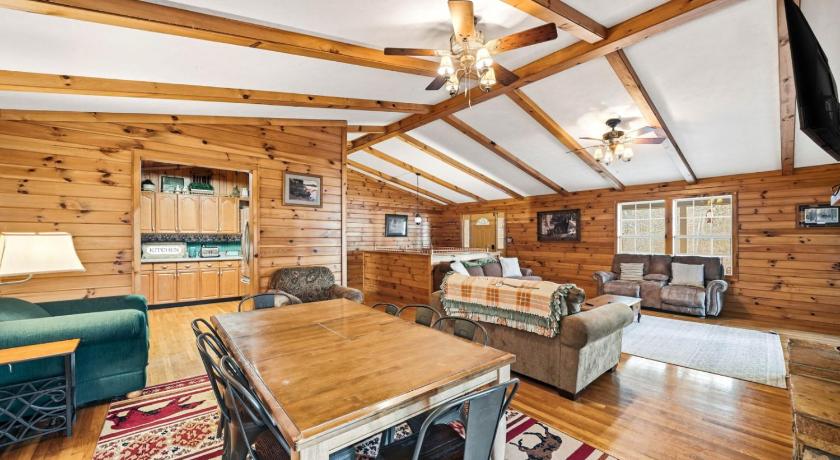 Wears Valley Serene Mountain Cabin Hot Tub 2Fireplace Grill 4-Star Accommodation pool
