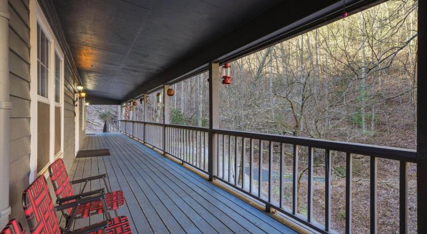 Wears Valley Serene Mountain Cabin Hot Tub 2Fireplace Grill 4-Star Accommodation exterior