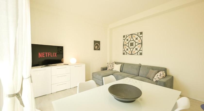 Modern apartment in the heart of Maslianico with Wi-Fi and AC