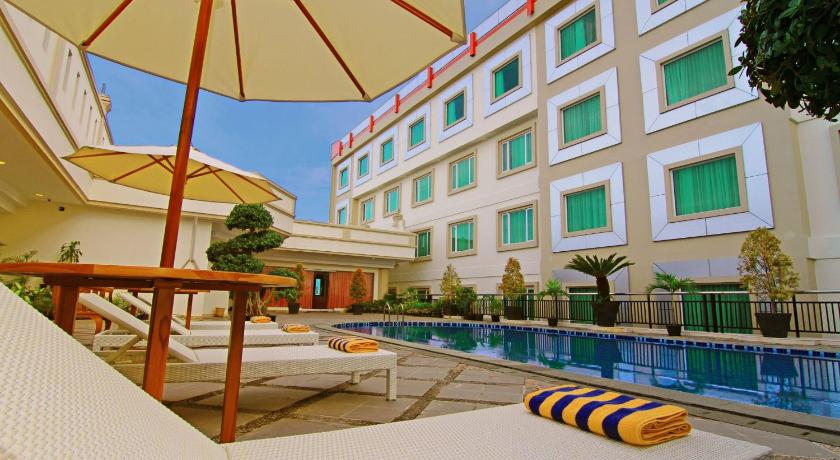 Rocky Plaza Hotel Padang