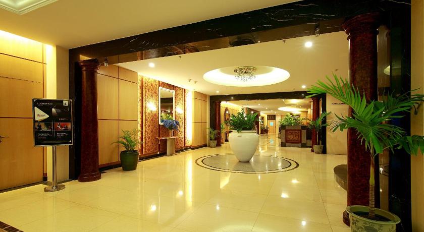 Rocky Plaza Hotel Padang