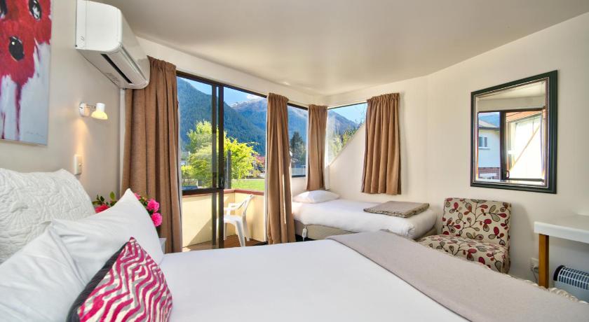 Image of King/Twin Studio with ensuite 5