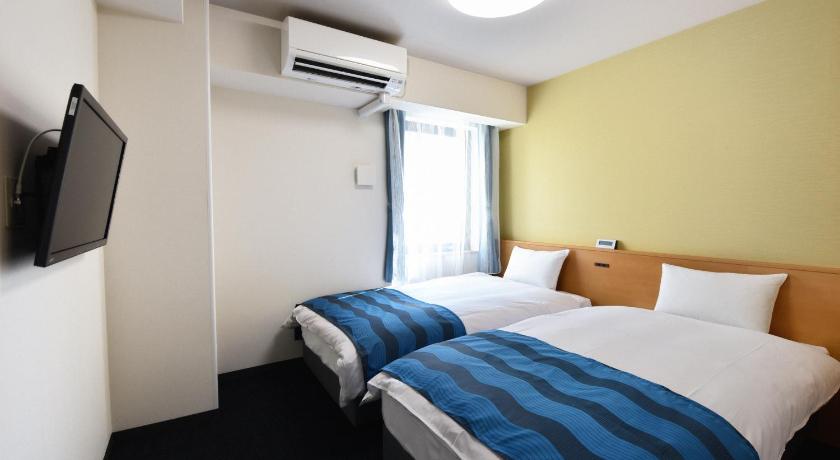 Image of Twin Room with Shower-Single Use 0