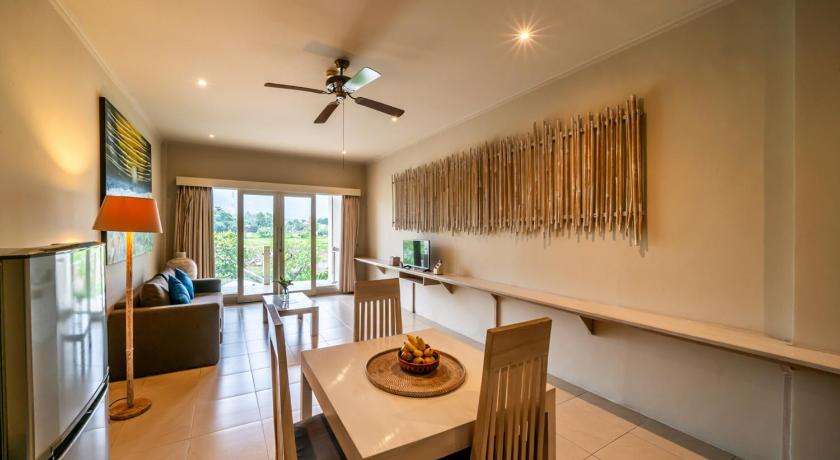 Image of Deluxe Suite 11