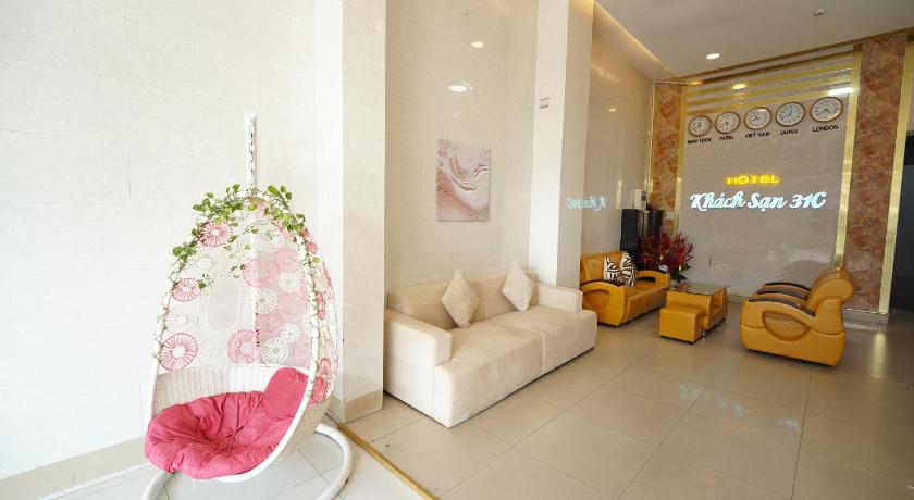 31C Hotel - Near Ninh Kieu Wharf - image 2