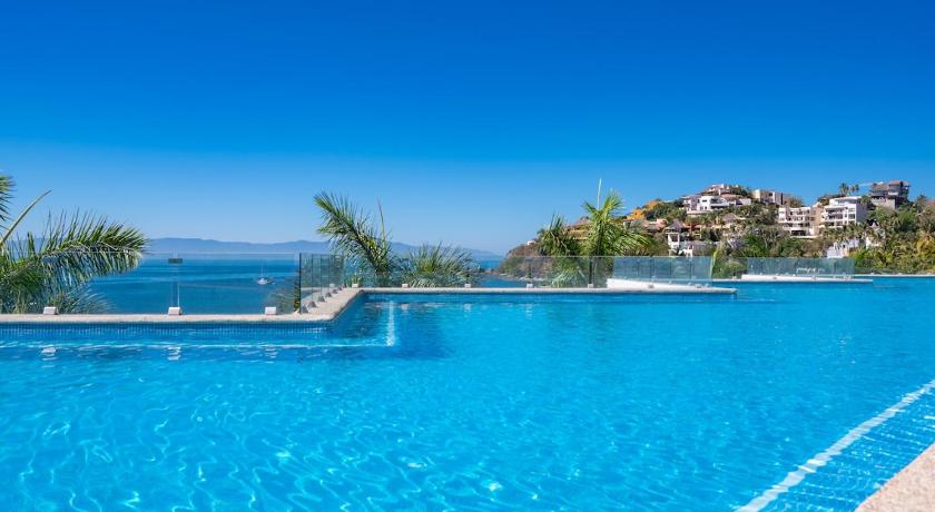 Zantamar 204C, oceanfront