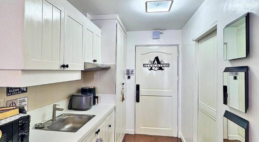 Image of Studio with Lake View 17