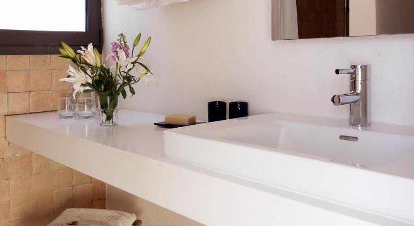 Image of Deluxe Double or Twin Room 2