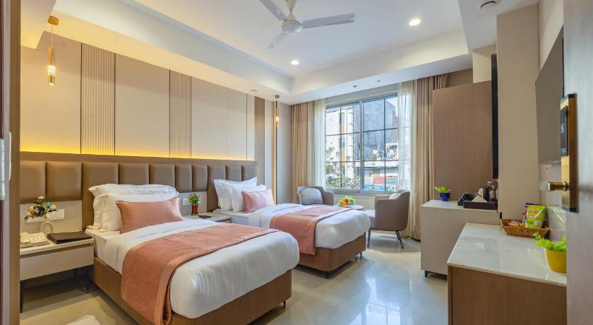 Premium Twin Room - City View 