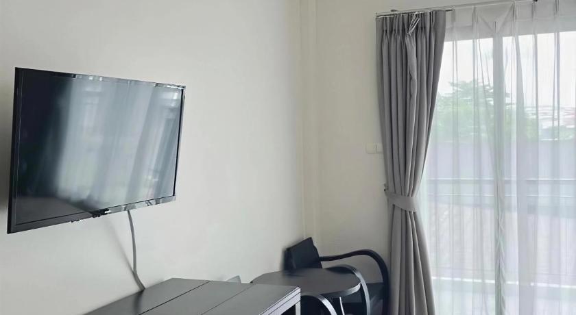 Image of Double Room with Pool View 5