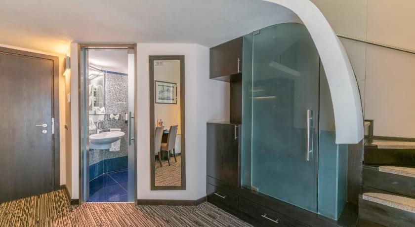 Image of Deluxe Double Room 4