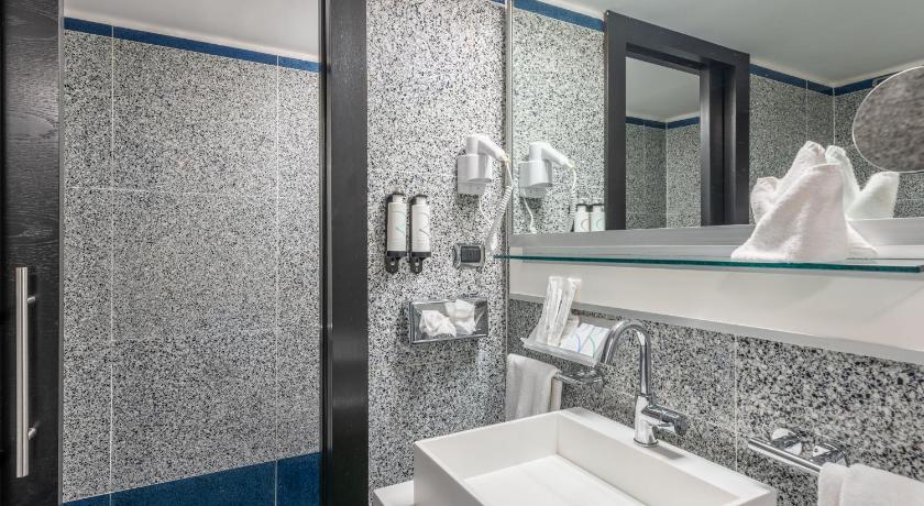 Image of Junior Suite - Split Level 7