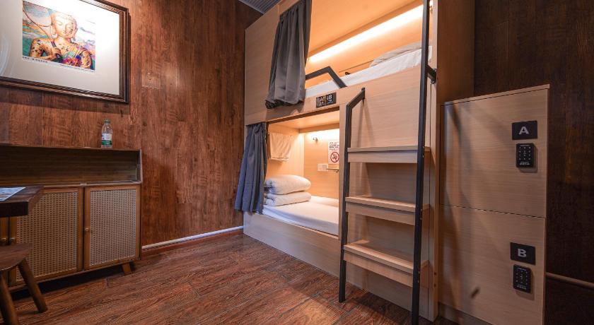 Image of Bed in Male Dormitory Room 0