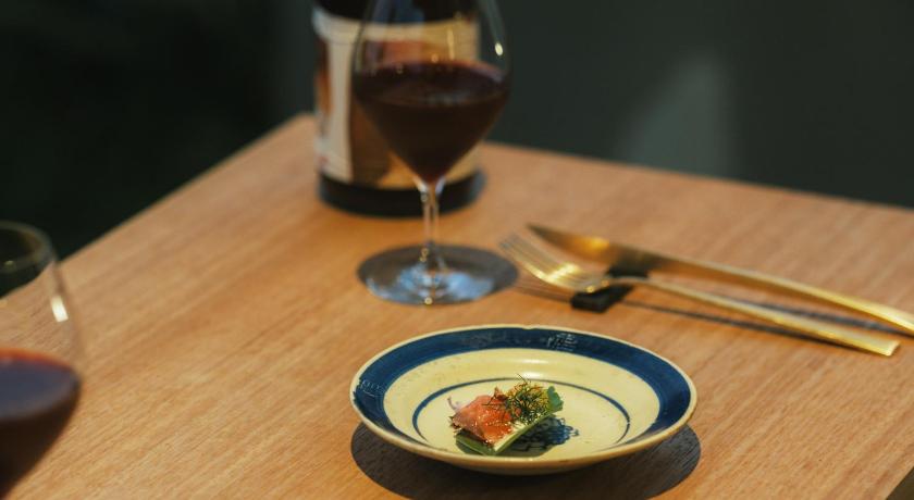 沖縄本島 momo 4つ星 シングルルーム 客室