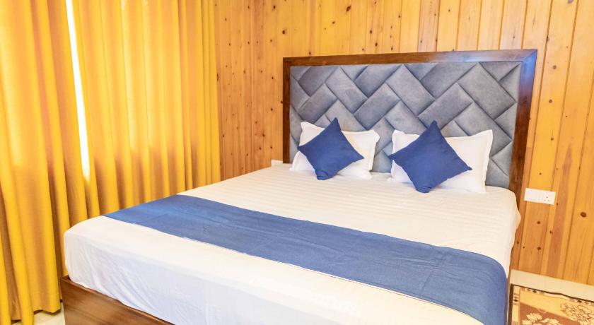 Galaxy Holiday Inn - image 21