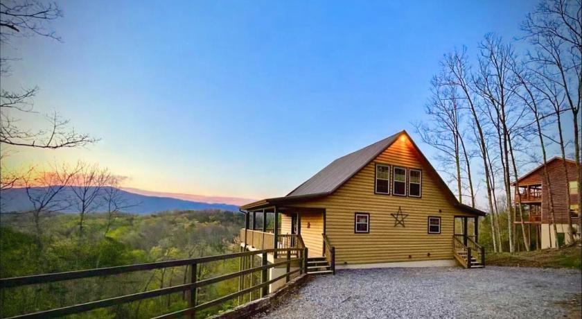 Epic Mtn Views - Hot Tub - Game Room - 2 Decks - Fishing Pond