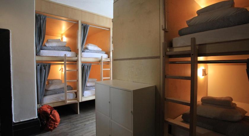 Image of Privacy Pod in a 10-Bed Mixed Dorm 1