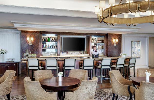 Image of Palazzo Luxury King Suite with Prestige Club Lounge Access City View 7