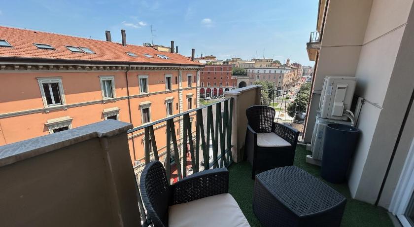 Image of King Studio with Sofa Bed and Balcony 14