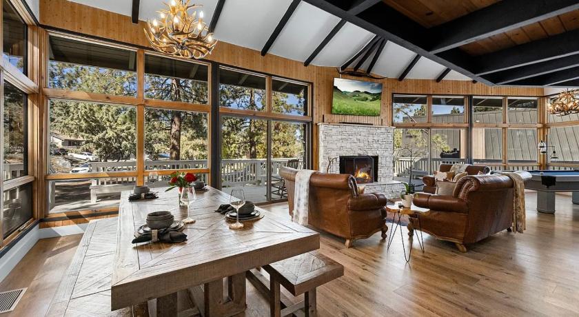라이트우드 (CA) Beautiful Wrightwood Chalet 3성급 숙소 수영장