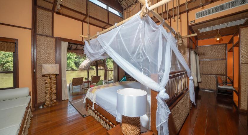 Image of Floating Villa with Dinner and Breakfast 0