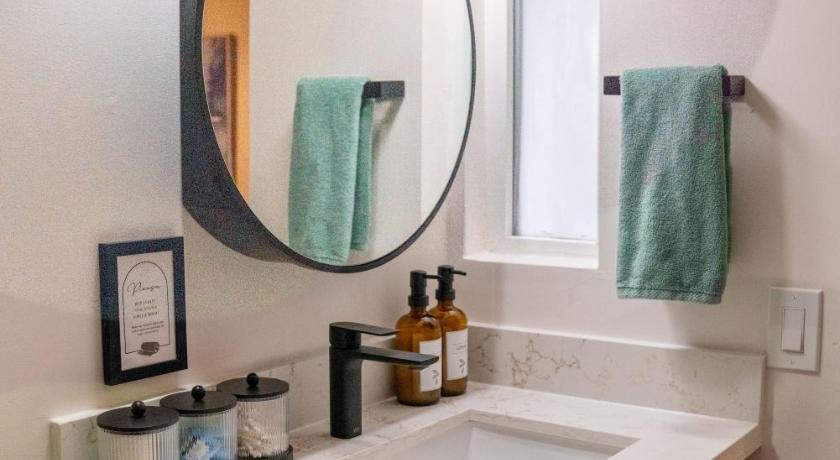 시애틀 (WA) Modern 3BR - Rare AC in Seattle - Family-Friendly 2성급 숙소 스위트룸