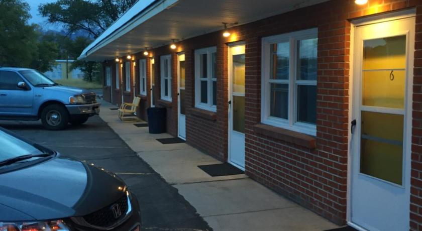 Sharon Motel photo